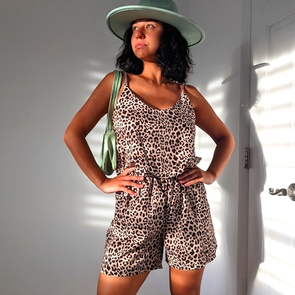 Leopard romper size S - Picture 3 of 7